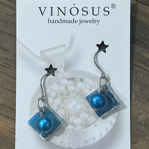 New Vinosus Handmade Earrings Blue Pearl Drop Dangle Square Silver Tone - Picture 2 of 2